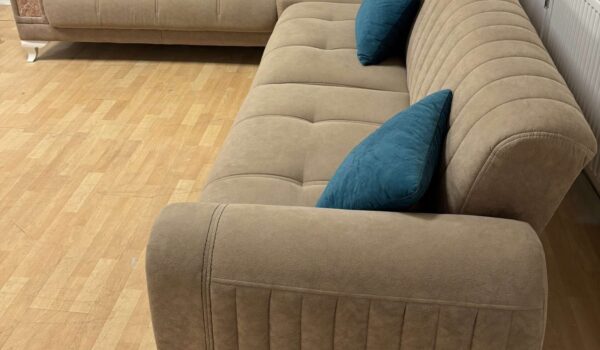 32E42574-3D16-426E-B323-192B97D099B1-scaled-e1742291070567-600x350 Nábytok