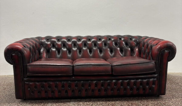 Chesterfield-dvojfarebna-4-600x350 Chesterfield