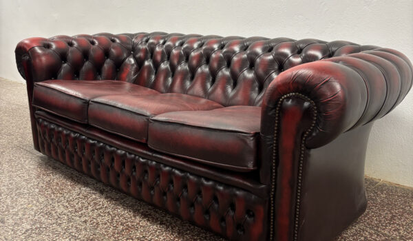 Chesterfield-dvojfarebna-5-600x350 Chesterfield