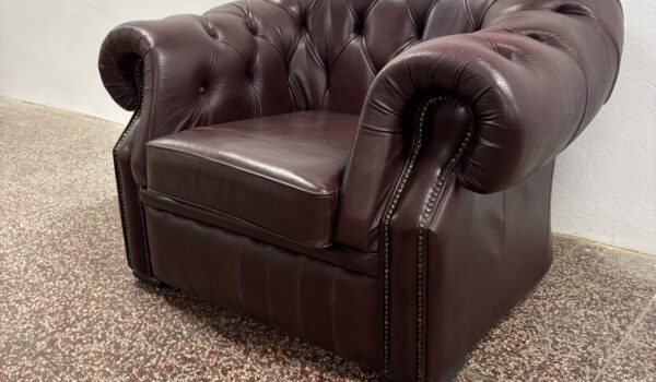 DARK-BURGUNDY-CHESTERFIELD-3-600x350 Chesterfield