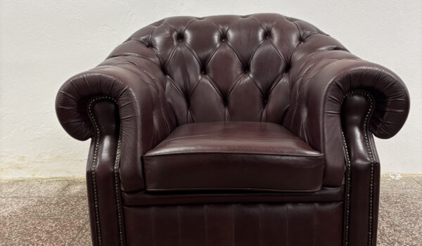 DARK-BURGUNDY-CHESTERFIELD-4-600x350 Chesterfield