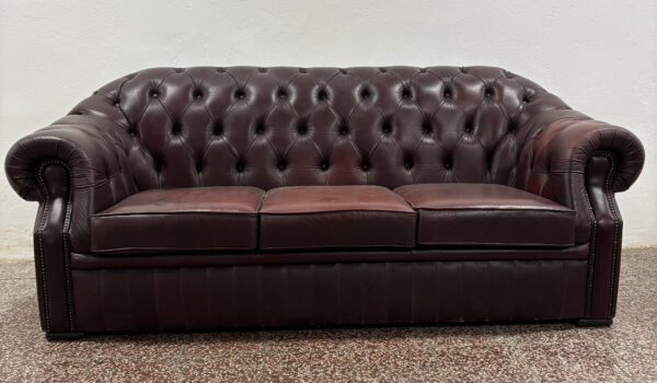 DARK-BURGUNDY-CHESTERFIELD-6-600x350 Chesterfield