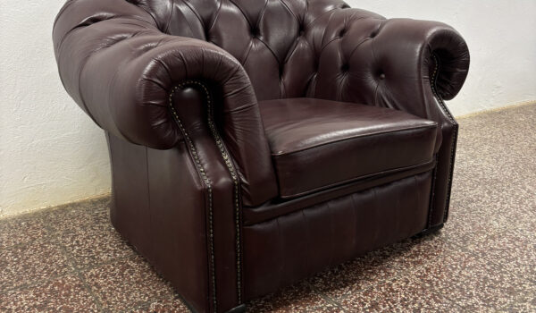 DARK-BURGUNDY-CHESTERFIELD-7-600x350 Chesterfield