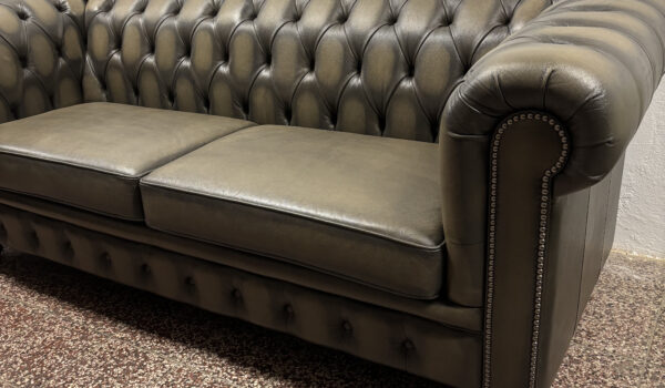 DOUBLECOLOUR-CHESTERFIELD-1-600x350 Chesterfield