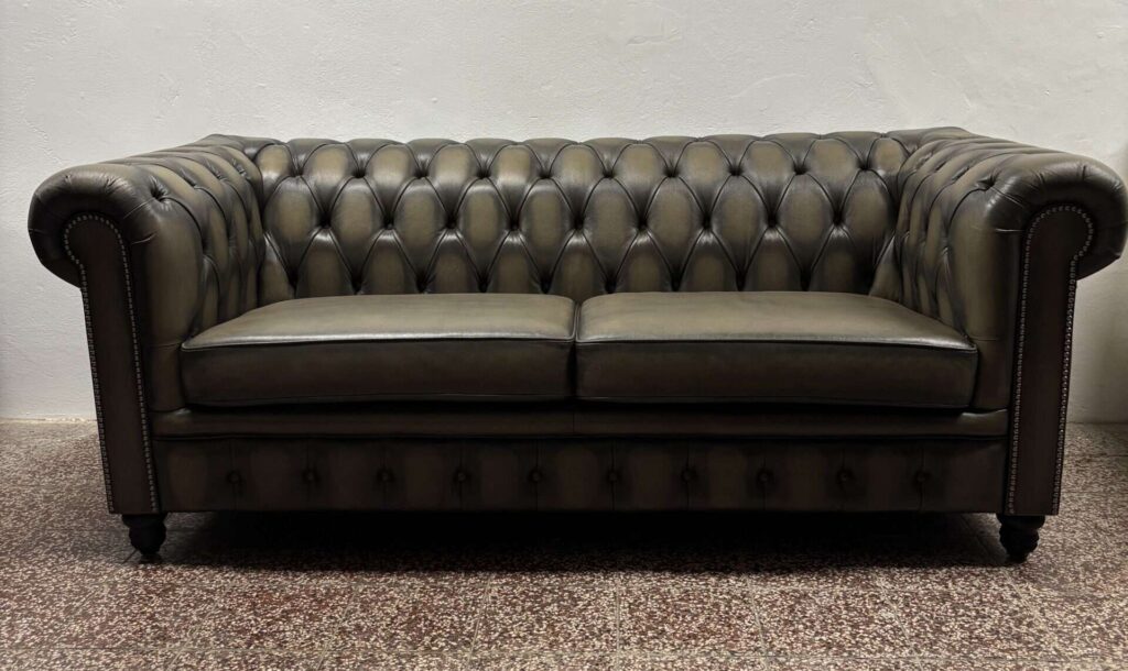 DOUBLECOLOUR-CHESTERFIELD-6-scaled-e1741863893172-1024x610 Chesterfield