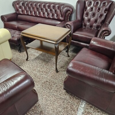 CHESTERFIELD ŠTÝL KOŽENÁ 3+2KRESLÁ+UŠÁK+TABURET